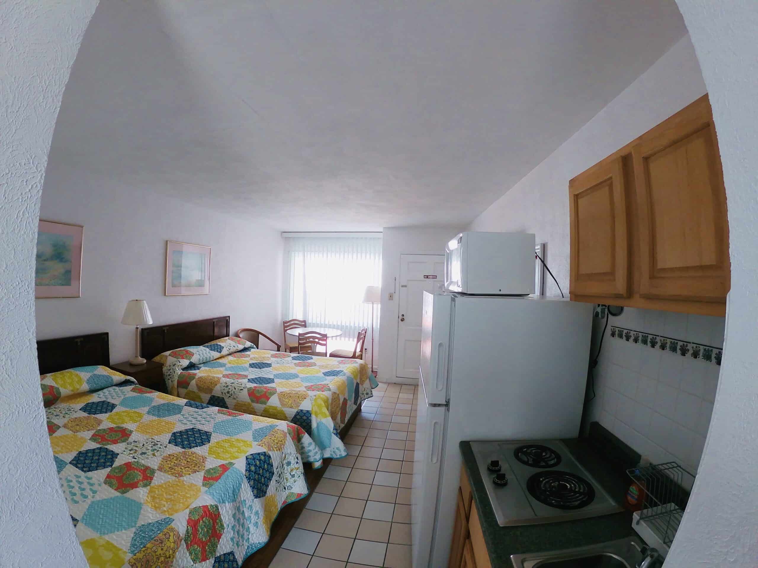 Efficiency double queen bed room at Sea Chest Motel Wildwood Crest
